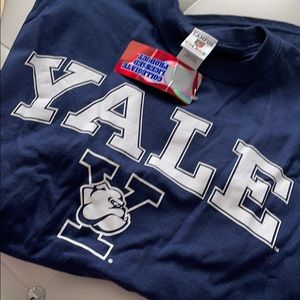 NWT- YALE short sleeve - SZ L